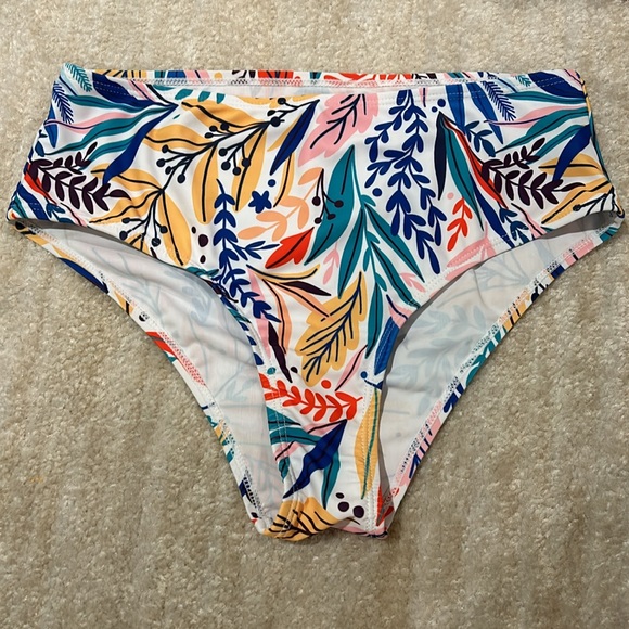 NWOT SHEIN Multi-Color Bikini - Size M - Picture 5 of 6